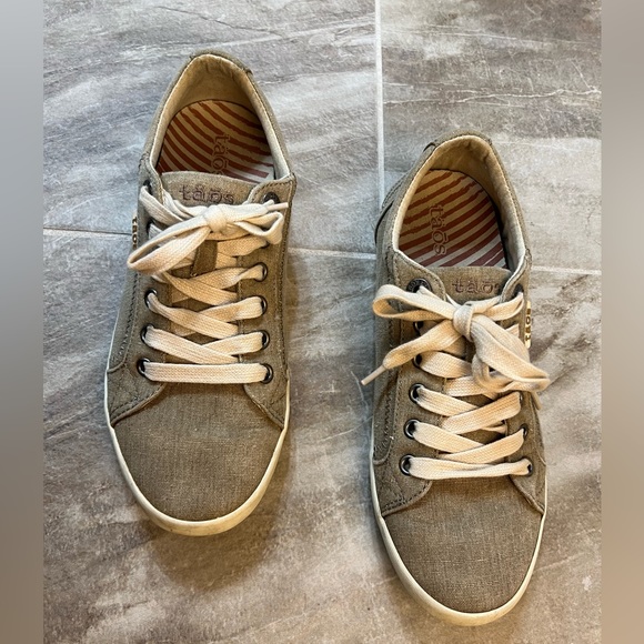 Taos Shoes - Picture 2 of 9